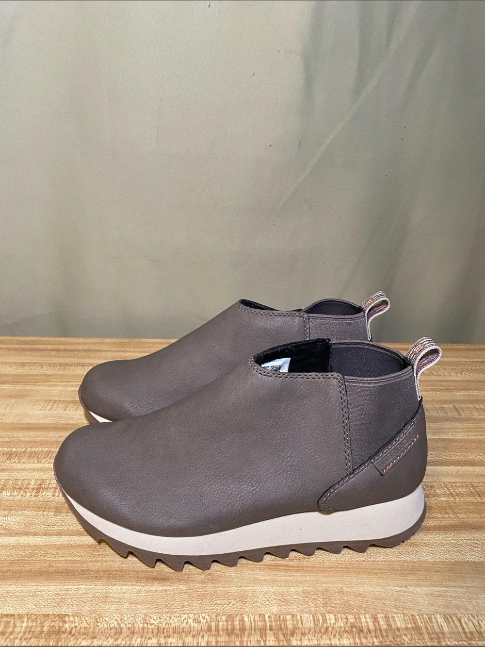 Merrell Alpine Casual Slip On Chelsea Ankle Boots In Falcon J003778 women’s 8